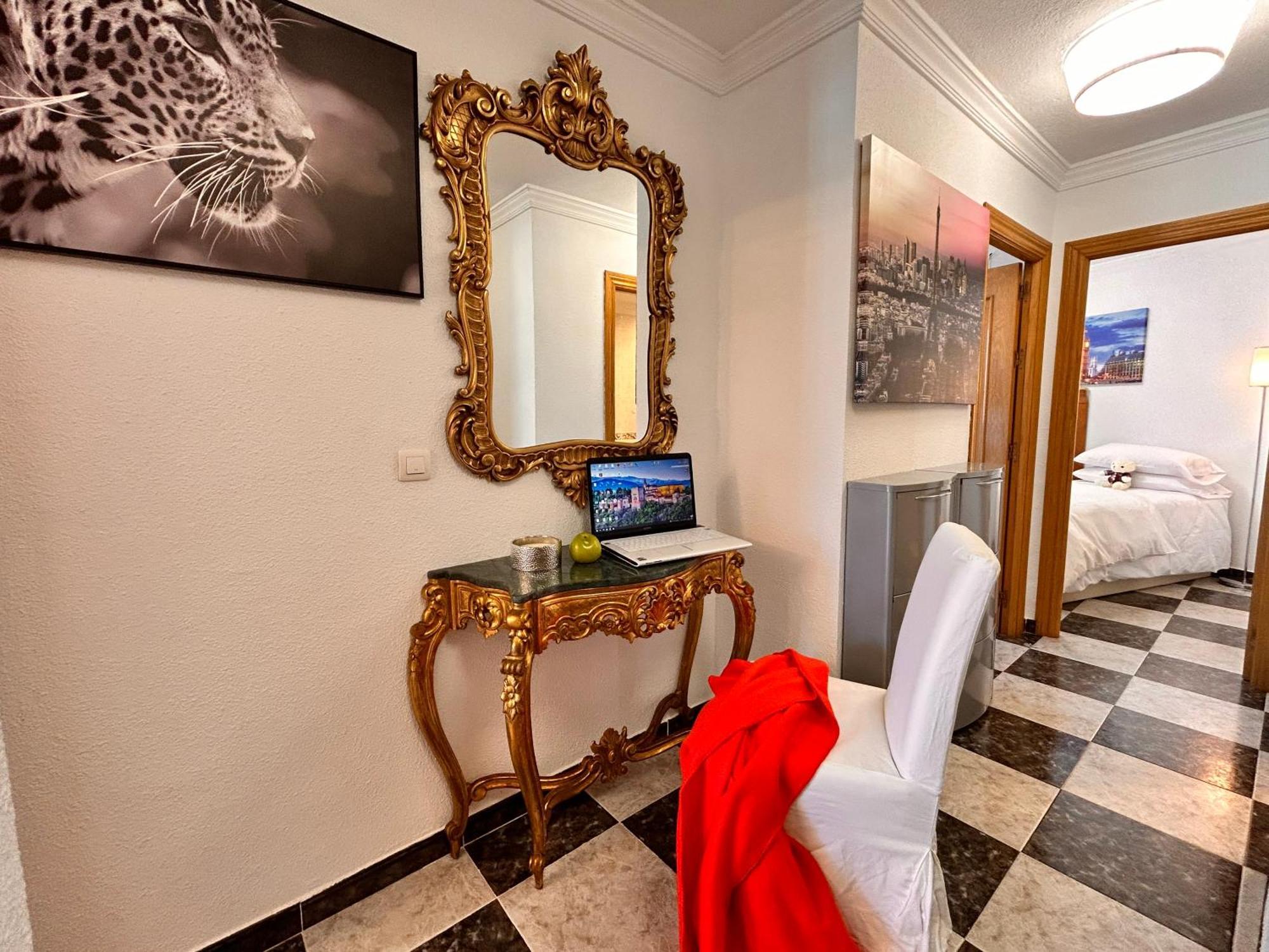 Iberos Royal Apartment La Zubia  Ngoại thất bức ảnh